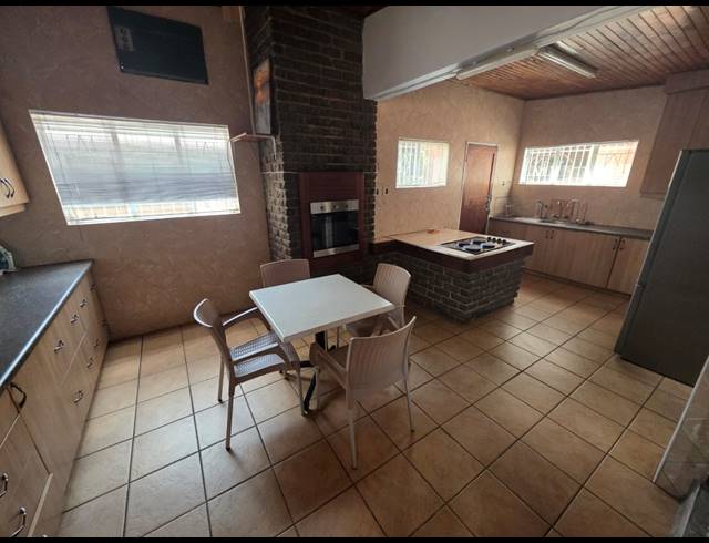 5 BEDROOM HOUSE FOR SALE IN SINOVILLE